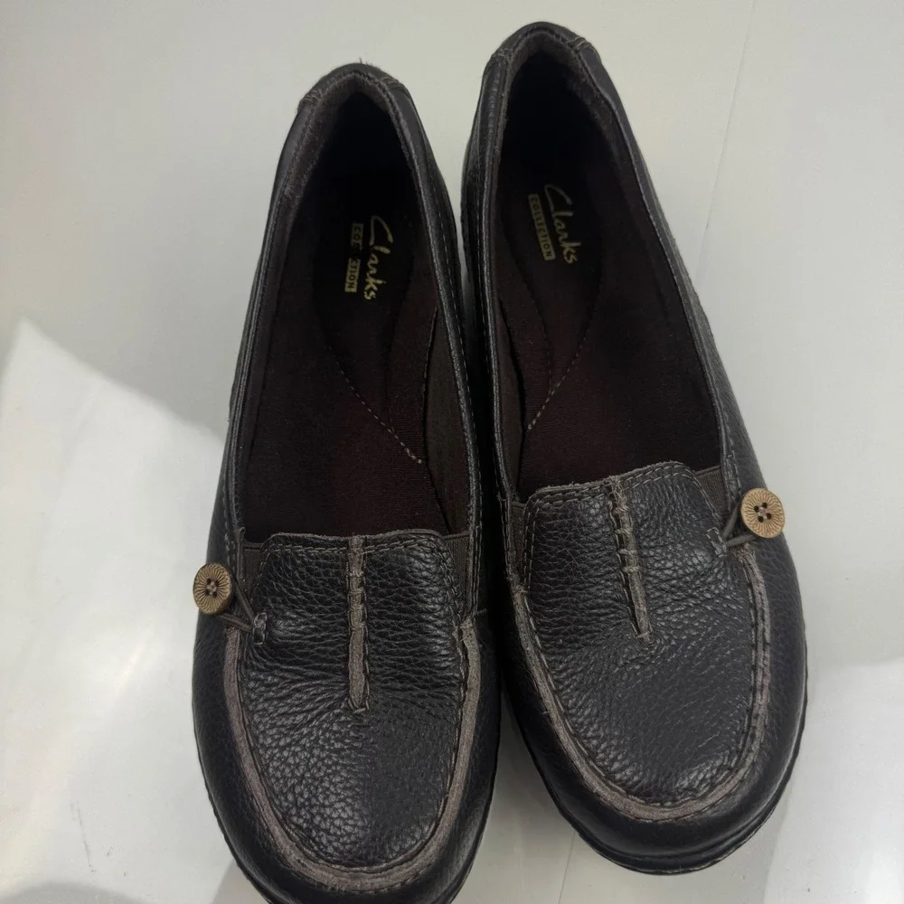 Clarks Collection Women Dark Brown Leather Button Detail‎ Loafer Shoes Size 7.5M